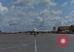 Standbild Ankunft der US Air Force Personal South Vietnam, 1966, aus Sekunde 20 historischem Filmmaterial Videoclip 65675035981