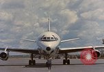 Standbild Ankunft der US Air Force Personal South Vietnam, 1966, aus Sekunde 35 historischem Filmmaterial Videoclip 65675035981