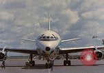 Standbild Ankunft der US Air Force Personal South Vietnam, 1966, aus Sekunde 40 historischem Filmmaterial Videoclip 65675035981