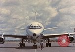 Standbild Ankunft der US Air Force Personal South Vietnam, 1966, aus Sekunde 43 historischem Filmmaterial Videoclip 65675035981