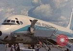 Standbild Ankunft der US Air Force Personal South Vietnam, 1966, aus Sekunde 46 historischem Filmmaterial Videoclip 65675035981
