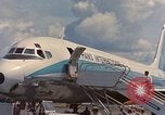 Standbild Ankunft der US Air Force Personal South Vietnam, 1966, aus Sekunde 50 historischem Filmmaterial Videoclip 65675035981