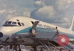Standbild Ankunft der US Air Force Personal South Vietnam, 1966, aus Sekunde 52 historischem Filmmaterial Videoclip 65675035981