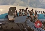 Standbild Ankunft der US Air Force Personal South Vietnam, 1966, aus Sekunde 56 historischem Filmmaterial Videoclip 65675035981
