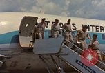 Standbild Ankunft der US Air Force Personal South Vietnam, 1966, aus Sekunde 57 historischem Filmmaterial Videoclip 65675035981