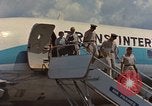 Standbild Ankunft der US Air Force Personal South Vietnam, 1966, aus Sekunde 62 historischem Filmmaterial Videoclip 65675035981