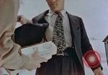 Standbild schwarz Marketing durch die Amerikaner Kyoto Japan, 1946, aus Sekunde 42 historischem Filmmaterial Videoclip 65675036007