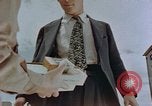 Standbild schwarz Marketing durch die Amerikaner Kyoto Japan, 1946, aus Sekunde 46 historischem Filmmaterial Videoclip 65675036007