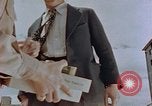 Standbild schwarz Marketing durch die Amerikaner Kyoto Japan, 1946, aus Sekunde 56 historischem Filmmaterial Videoclip 65675036007