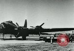 Standbild GB-4 Rakete angebracht mit dem Flugzeug United States USA, 1945, aus Sekunde 23 historischem Filmmaterial Videoclip 65675036009