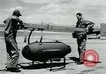 Standbild GB-4 Radio Controlled glide Bombe United States USA, 1945, aus Sekunde 60 historischem Filmmaterial Videoclip 65675036010