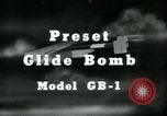 Standbild guided bomb GB-1 United States USA, 1940, aus Sekunde 26 historischem Filmmaterial Videoclip 65675036013