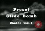 Standbild guided bomb GB-1 United States USA, 1940, aus Sekunde 29 historischem Filmmaterial Videoclip 65675036013