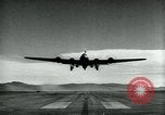 Standbild guided bomb GB-1 United States USA, 1940, aus Sekunde 51 historischem Filmmaterial Videoclip 65675036013