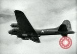 Standbild guided bomb GB-1 United States USA, 1940, aus Sekunde 58 historischem Filmmaterial Videoclip 65675036013