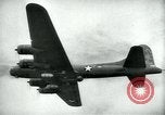 Standbild guided bomb GB-1 United States USA, 1940, aus Sekunde 61 historischem Filmmaterial Videoclip 65675036013