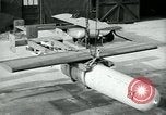 Standbild Mehrere Demonstrationen der Aeronca GT-1 glide Torpedo United States USA, 1943, aus Sekunde 25 historischem Filmmaterial Videoclip 65675036014