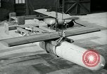 Standbild Mehrere Demonstrationen der Aeronca GT-1 glide Torpedo United States USA, 1943, aus Sekunde 26 historischem Filmmaterial Videoclip 65675036014