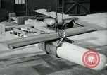 Standbild Mehrere Demonstrationen der Aeronca GT-1 glide Torpedo United States USA, 1943, aus Sekunde 28 historischem Filmmaterial Videoclip 65675036014
