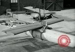 Standbild Mehrere Demonstrationen der Aeronca GT-1 glide Torpedo United States USA, 1943, aus Sekunde 32 historischem Filmmaterial Videoclip 65675036014