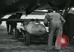 Standbild Mehrere Demonstrationen der Aeronca GT-1 glide Torpedo United States USA, 1943, aus Sekunde 57 historischem Filmmaterial Videoclip 65675036014