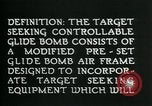 Standbild Ziel suchen steuerbare Glide Bombe United States USA, 1944, aus Sekunde 7 historischem Filmmaterial Videoclip 65675036030