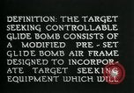 Standbild Ziel suchen steuerbare Glide Bombe United States USA, 1944, aus Sekunde 10 historischem Filmmaterial Videoclip 65675036030