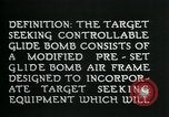 Standbild Ziel suchen steuerbare Glide Bombe United States USA, 1944, aus Sekunde 11 historischem Filmmaterial Videoclip 65675036030