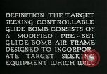 Standbild Ziel suchen steuerbare Glide Bombe United States USA, 1944, aus Sekunde 13 historischem Filmmaterial Videoclip 65675036030