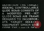 Standbild Ziel suchen steuerbare Glide Bombe United States USA, 1944, aus Sekunde 14 historischem Filmmaterial Videoclip 65675036030