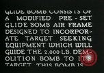 Standbild Ziel suchen steuerbare Glide Bombe United States USA, 1944, aus Sekunde 16 historischem Filmmaterial Videoclip 65675036030