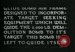 Standbild Ziel suchen steuerbare Glide Bombe United States USA, 1944, aus Sekunde 18 historischem Filmmaterial Videoclip 65675036030