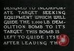 Standbild Ziel suchen steuerbare Glide Bombe United States USA, 1944, aus Sekunde 19 historischem Filmmaterial Videoclip 65675036030