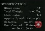 Standbild Ziel suchen steuerbare Glide Bombe United States USA, 1944, aus Sekunde 25 historischem Filmmaterial Videoclip 65675036030