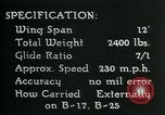 Standbild Ziel suchen steuerbare Glide Bombe United States USA, 1944, aus Sekunde 35 historischem Filmmaterial Videoclip 65675036030