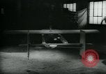 Standbild Ziel suchen steuerbare Glide Bombe United States USA, 1944, aus Sekunde 50 historischem Filmmaterial Videoclip 65675036030