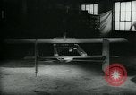 Standbild Ziel suchen steuerbare Glide Bombe United States USA, 1944, aus Sekunde 52 historischem Filmmaterial Videoclip 65675036030
