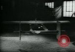 Standbild Ziel suchen steuerbare Glide Bombe United States USA, 1944, aus Sekunde 53 historischem Filmmaterial Videoclip 65675036030