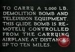 Standbild Remote gesteuerte TV Glide Bombe United States USA, 1944, aus Sekunde 21 historischem Filmmaterial Videoclip 65675036031