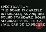 Standbild hohen Winkel steuerbare Bomben im Azimut nur United States USA, 1944, aus Sekunde 17 historischem Filmmaterial Videoclip 65675036032