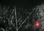 Standbild hohen Winkel steuerbare Bomben im Azimut nur United States USA, 1944, aus Sekunde 28 historischem Filmmaterial Videoclip 65675036032