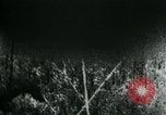 Standbild hohen Winkel steuerbare Bomben im Azimut nur United States USA, 1944, aus Sekunde 29 historischem Filmmaterial Videoclip 65675036032