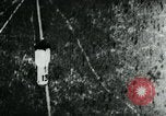 Standbild hohen Winkel steuerbare Bomben im Azimut nur United States USA, 1944, aus Sekunde 36 historischem Filmmaterial Videoclip 65675036032