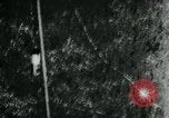 Standbild hohen Winkel steuerbare Bomben im Azimut nur United States USA, 1944, aus Sekunde 38 historischem Filmmaterial Videoclip 65675036032