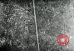 Standbild hohen Winkel steuerbare Bomben im Azimut nur United States USA, 1944, aus Sekunde 44 historischem Filmmaterial Videoclip 65675036032