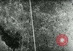 Standbild hohen Winkel steuerbare Bomben im Azimut nur United States USA, 1944, aus Sekunde 48 historischem Filmmaterial Videoclip 65675036032