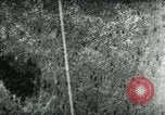 Standbild hohen Winkel steuerbare Bomben im Azimut nur United States USA, 1944, aus Sekunde 50 historischem Filmmaterial Videoclip 65675036032