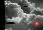 Standbild B-24 Bomber China-Burma-Indien Theater, 1945, aus Sekunde 35 historischem Filmmaterial Videoclip 65675036042