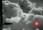 Standbild B-24 Bomber China-Burma-Indien Theater, 1945, aus Sekunde 37 historischem Filmmaterial Videoclip 65675036042