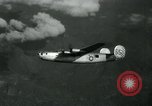 Standbild B-24 Bomber China-Burma-Indien Theater, 1945, aus Sekunde 60 historischem Filmmaterial Videoclip 65675036042